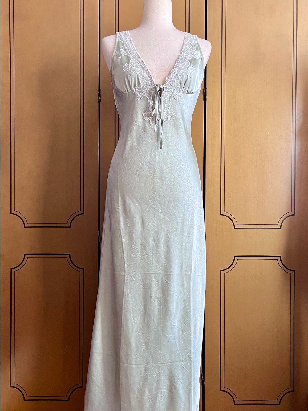 Lace-Trim Pale Green V-Neck Maxi Dress